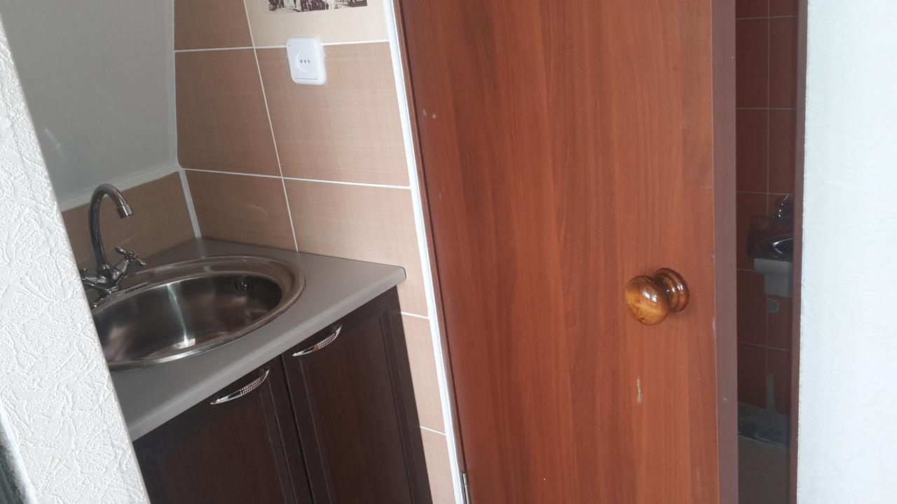 Mini Hotel Na Aiaaira Sukhumi Exteriör bild